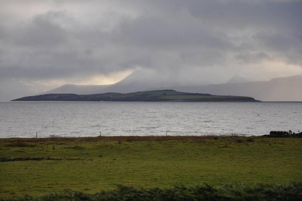 Beautiful Spacious Old Schoolhouse With Stunning Sea Views And Beach Nearby Villa Port Bannatyne Bagian luar foto